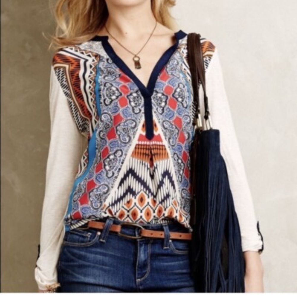 Anthropologie Patterned V-Neck Women Top size xs